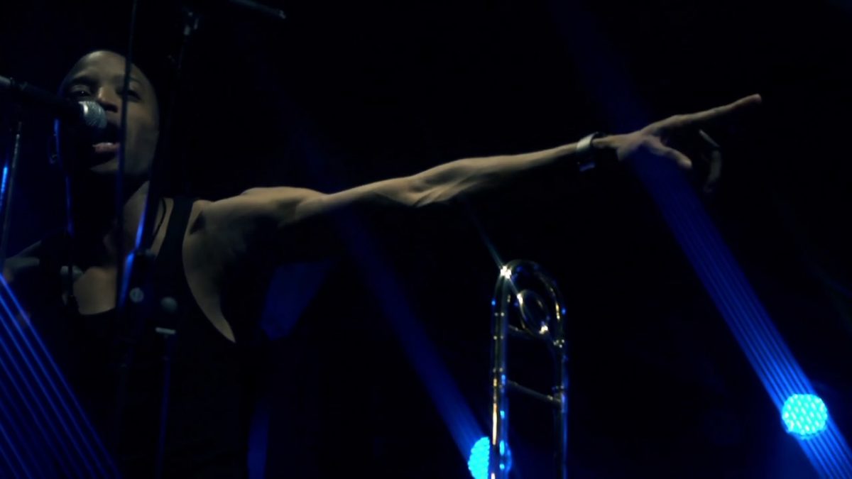 43566995-00_34_58_08-still014